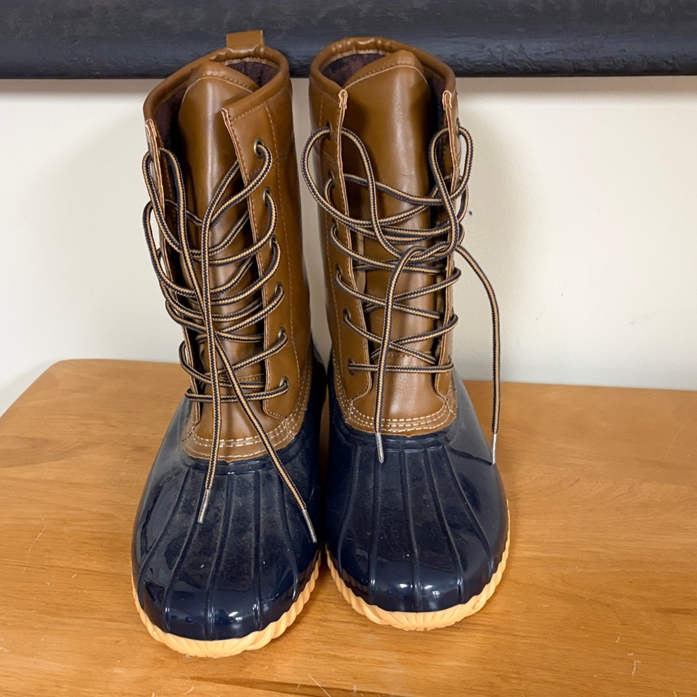 Sporto The Original Duck Boot. Brown and Navy Winter Boots NWOT